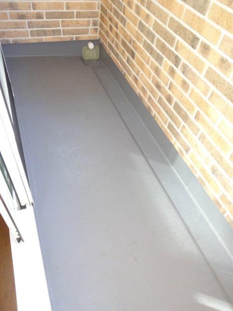 井の頭1-1貸家   ベランダ