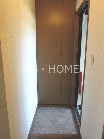 サイプレスタウンＢ棟 玄関