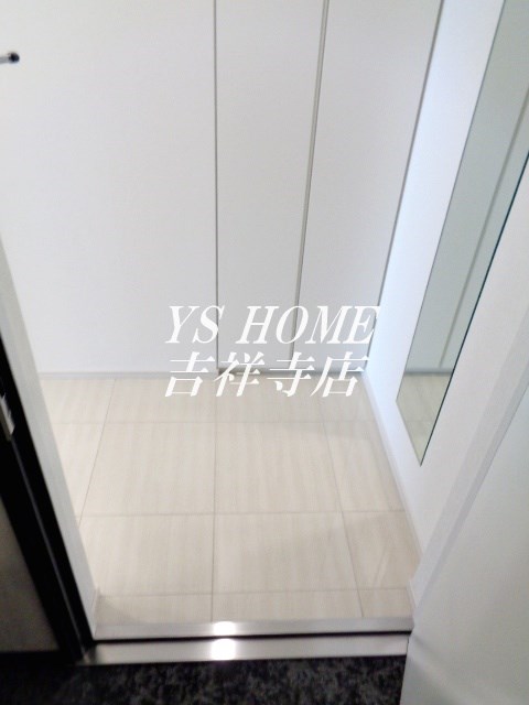 コンフォリア西荻窪 玄関