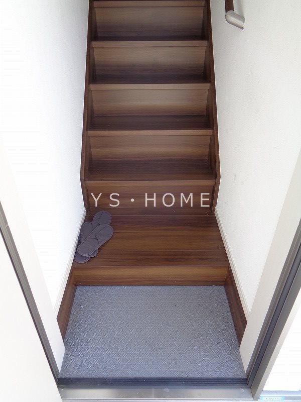 MELDIA上荻３丁目 玄関