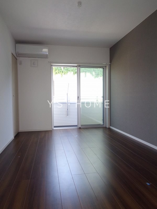 MELDIA上荻３丁目 リビング