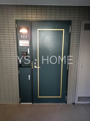 アールヴェール三鷹中央通り 玄関