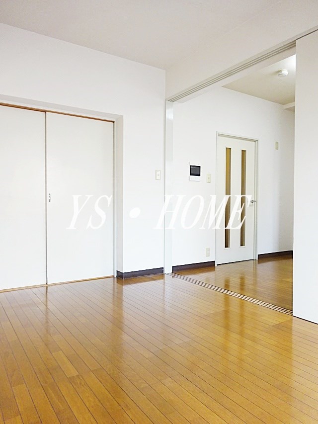 エランヴィタル新中野  リビング