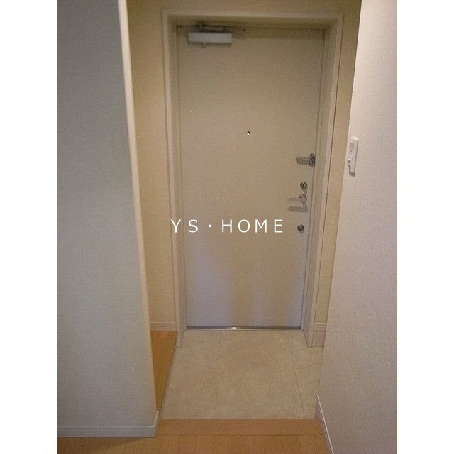 プレール・ドゥーク三鷹 玄関