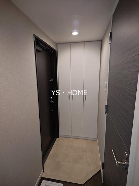 エスティメゾン新中野 玄関