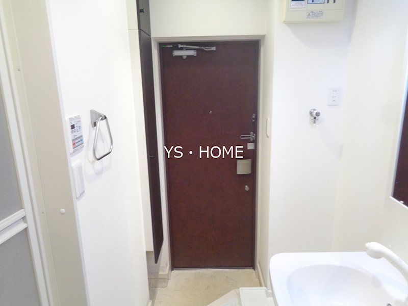 レソム南台   玄関