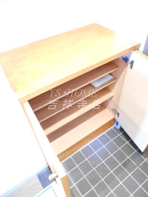 アビテビル 玄関