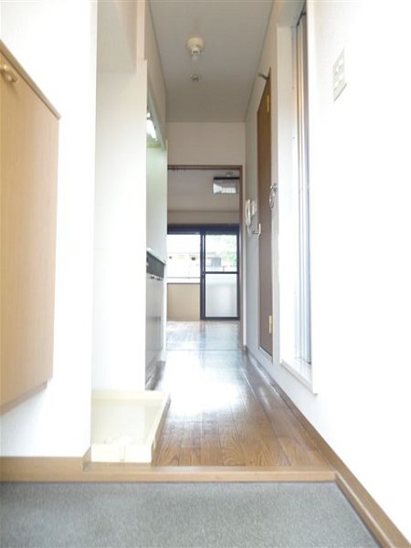 ヴィラ・ファミーユＢ 玄関