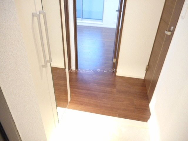 ウィステリア　コート  玄関