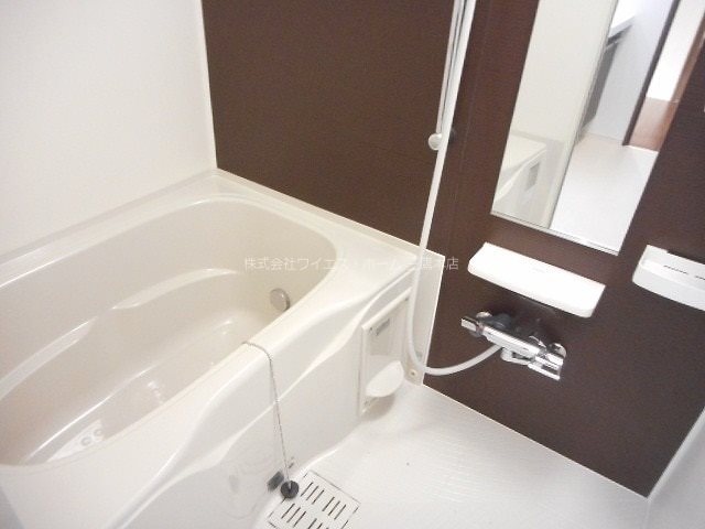 ウィステリア　コート  風呂画像