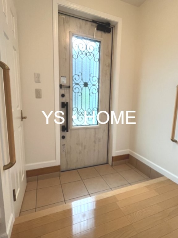 深大寺東町一戸建C棟 玄関