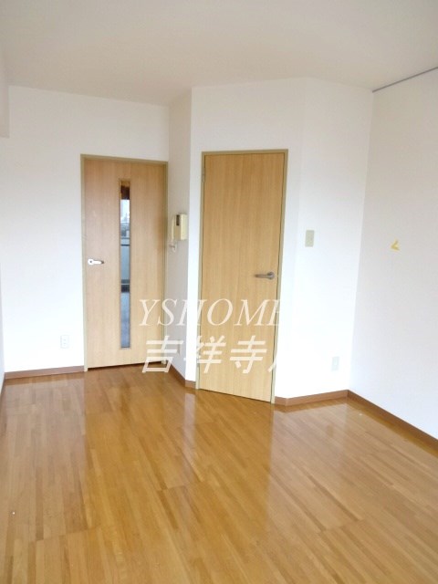 ビイルーム吉祥寺 リビング