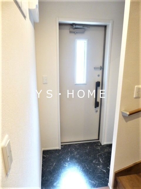 プレジール・Y 玄関