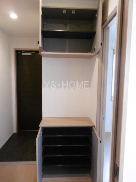 ヒルハイツ関町南 玄関