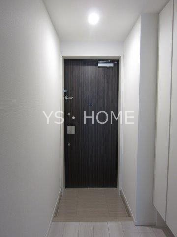 アヴァンカーサ三鷹 玄関