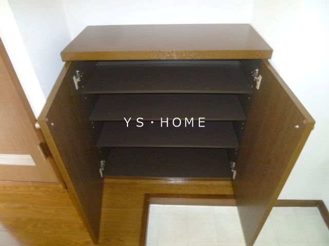 クラウディアくがやま 玄関