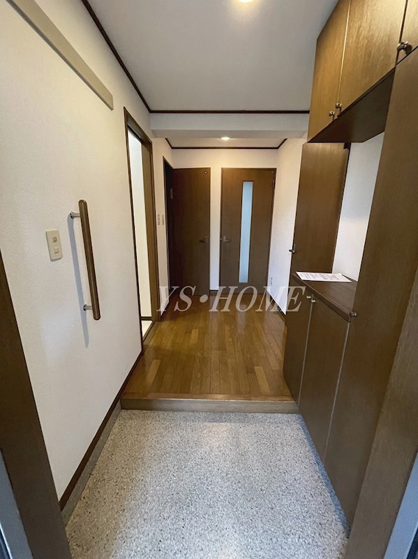 エクセレント竹下 玄関