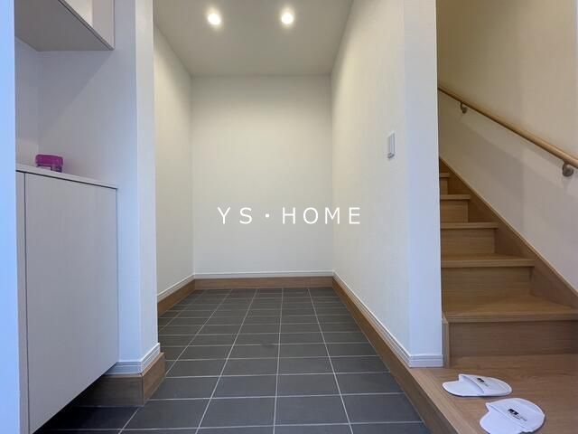 アリュイッテ西荻窪 玄関