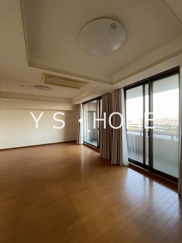 クリオレミントンヴィレッジ国立 リビング