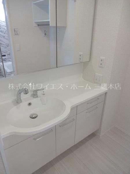 BＬＡＴＴ　ＨＵＳ その他1