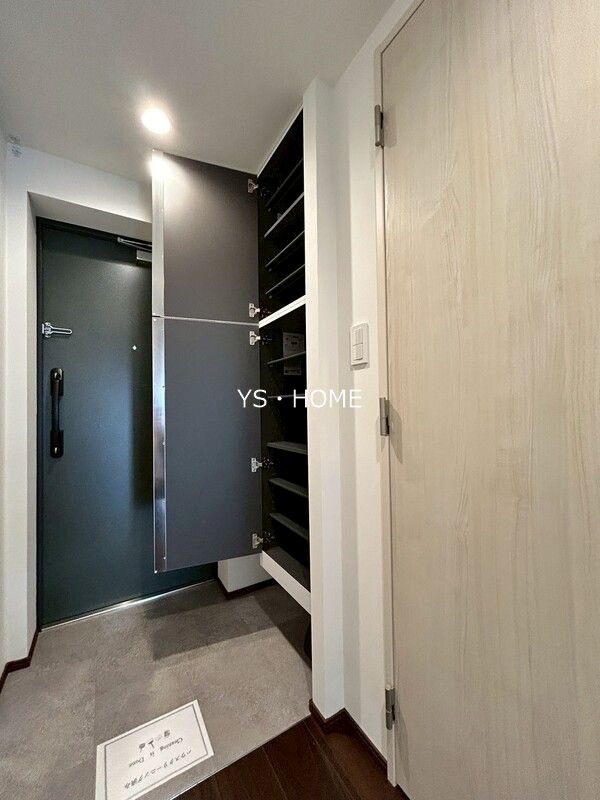 シャンファーレ中野リブート 玄関