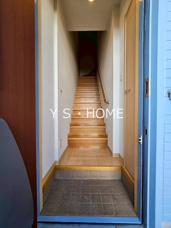 イル・ロトーレＣ 玄関