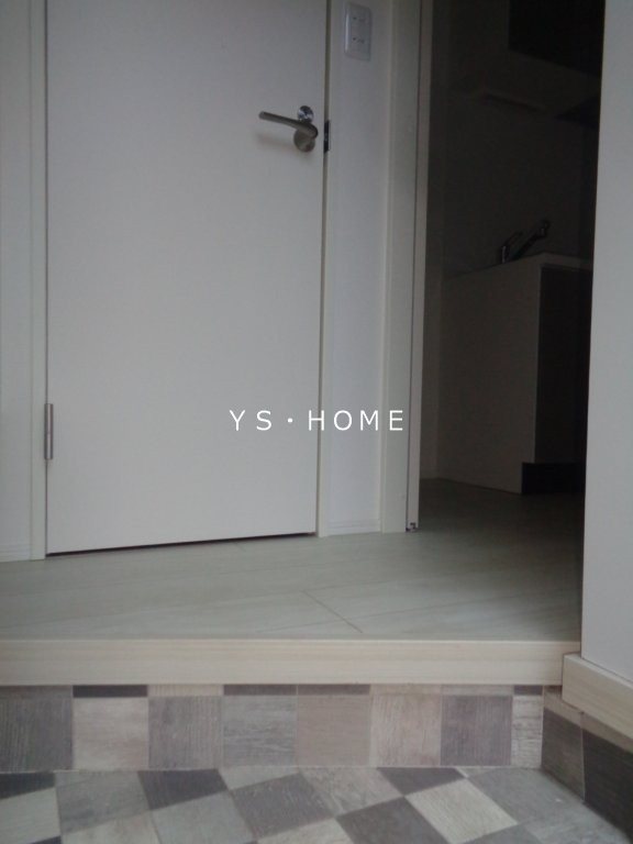 ソルナクレイシア三鷹Ⅱ 玄関