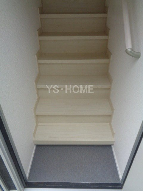 カインドネス荻窪 玄関