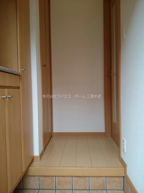 フィオーレ・プリムラ 玄関