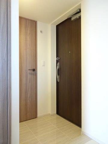 トラープランド翠命館 玄関