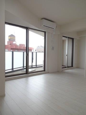 トラープランド翠命館 リビング