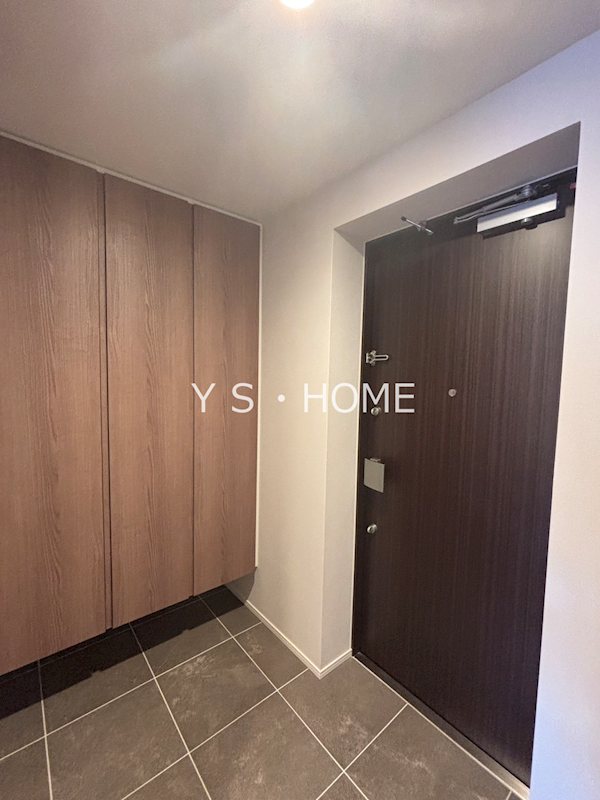 コンフォリア・リヴ八坂富士見 玄関