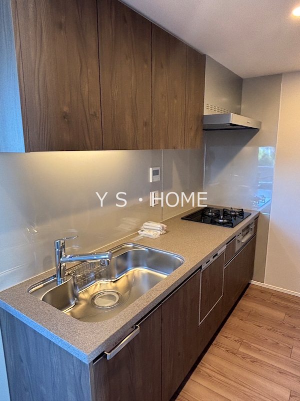 コンフォリア・リヴ八坂富士見 キッチン