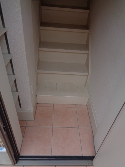 武蔵野テラス　　 玄関