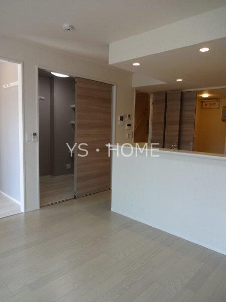 BＬＡＴＴ　ＨＵＳ その他18