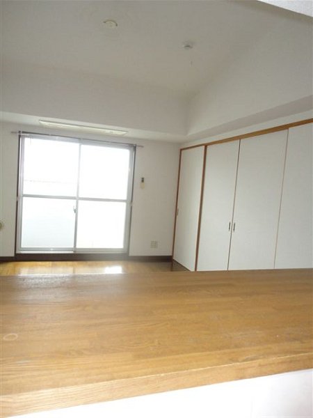 ドゥジェームニイヤ リビング