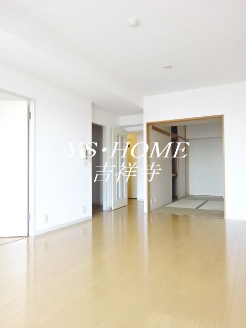 ハイエスト荻窪 リビング