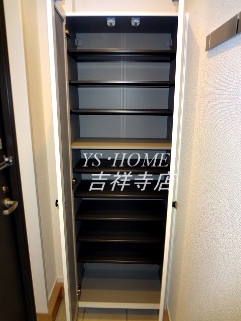 ラシーネ南阿佐ヶ谷  玄関