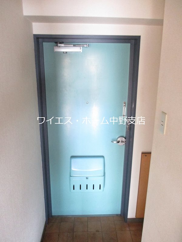 ヒルズ中野   玄関