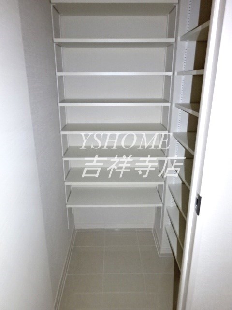 ラールゴ清水  玄関