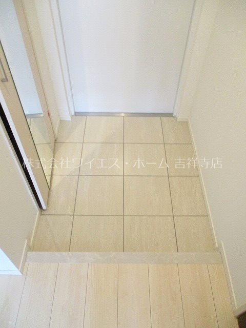 グロリアス西荻窪 玄関