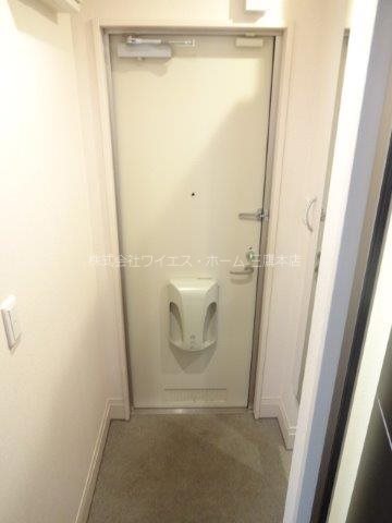 メゾンみつわ 玄関