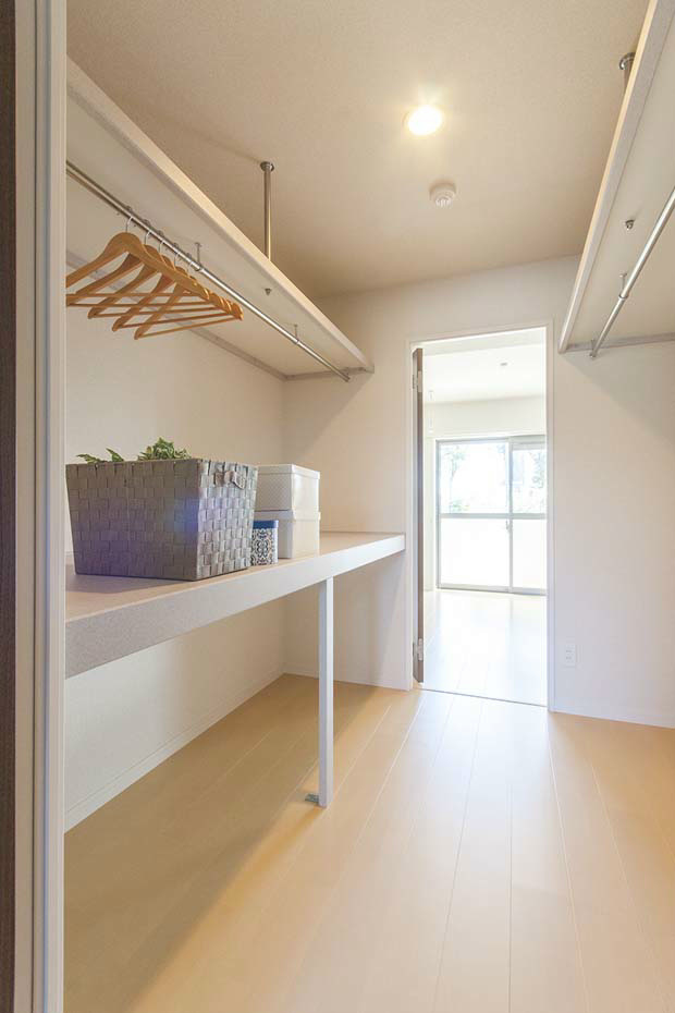 ルーチェ 国立 ズード  玄関