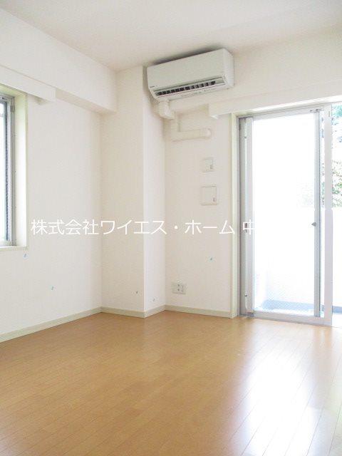 プライムアーバン中野上高田 リビング