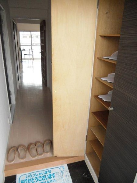 プライムアーバン武蔵小金井 玄関