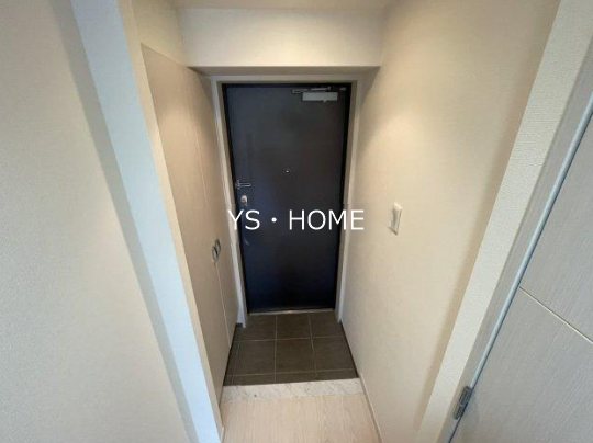 ライズ中野松が丘 玄関