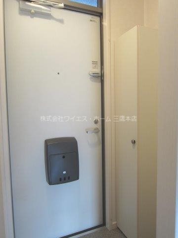 ソレアード　ミタカ 玄関