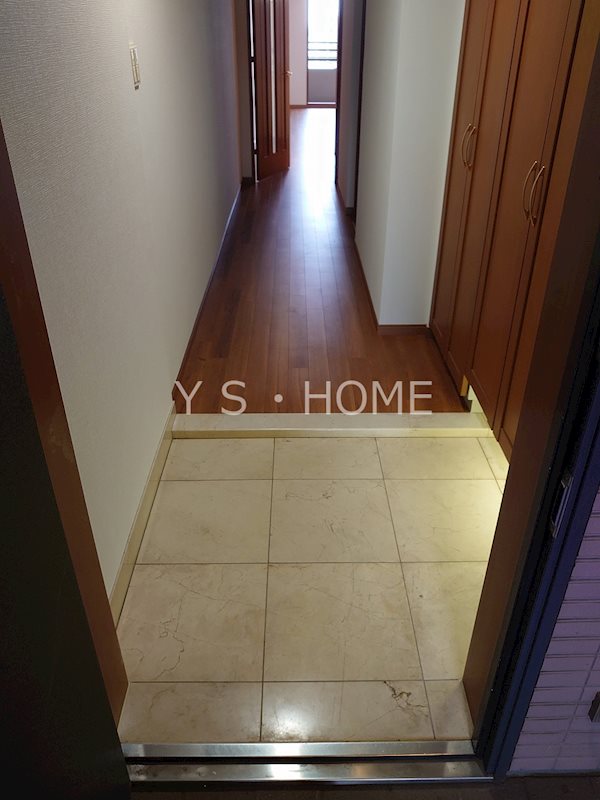 クリオレミントンヴィレッジ国立 玄関