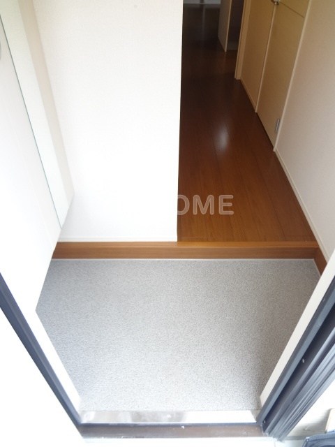 TRIONES（トリオン）   玄関