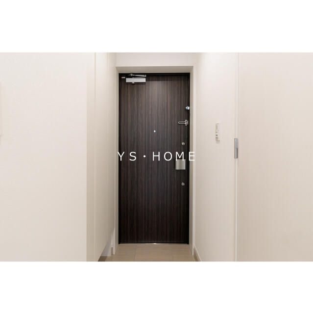 アヴァンカーサ三鷹 玄関